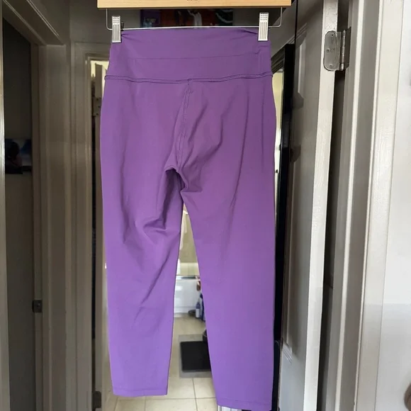 Peloton Women’s Small Purple Capri Leggings - Picture 2 of 6